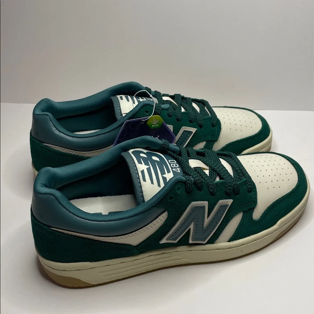 NIB New Balance Women’s Green & Cream Low-Top Sneaker.  Size 7.5 - Picture 2 of 5